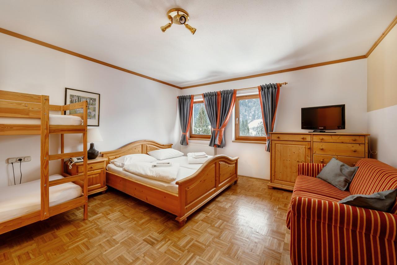 Hotel Pillerseehof Sankt Ulrich am Pillersee Rum bild